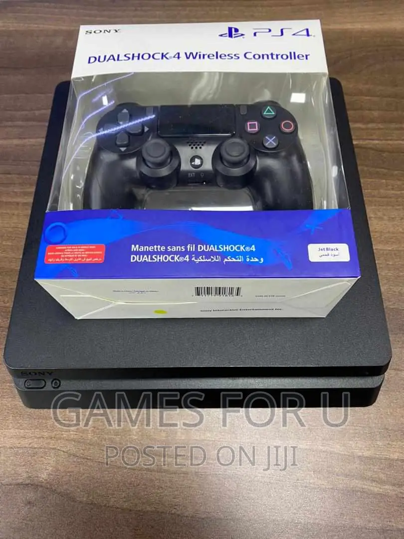 Ps4 Slim Chipped and One Pad*