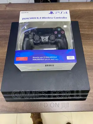 Ps4 Slim Chipped and One Pad*