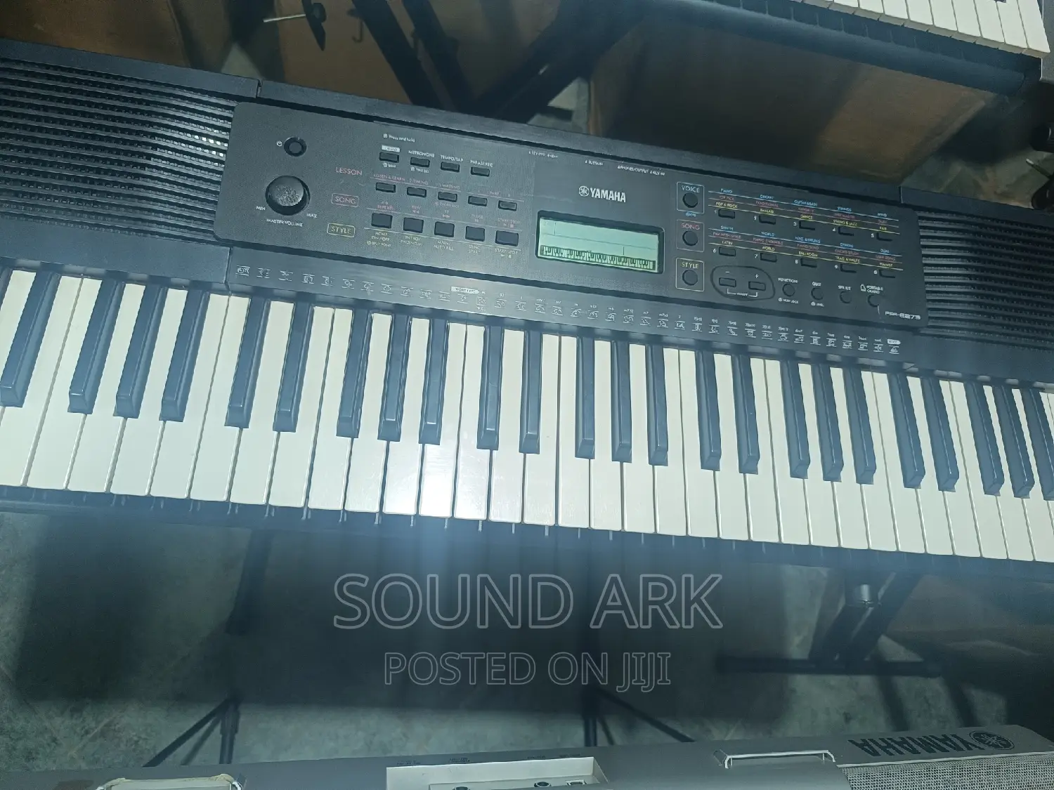 Keyboard PSR E 273