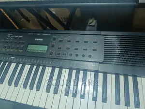 Keyboard PSR E 273