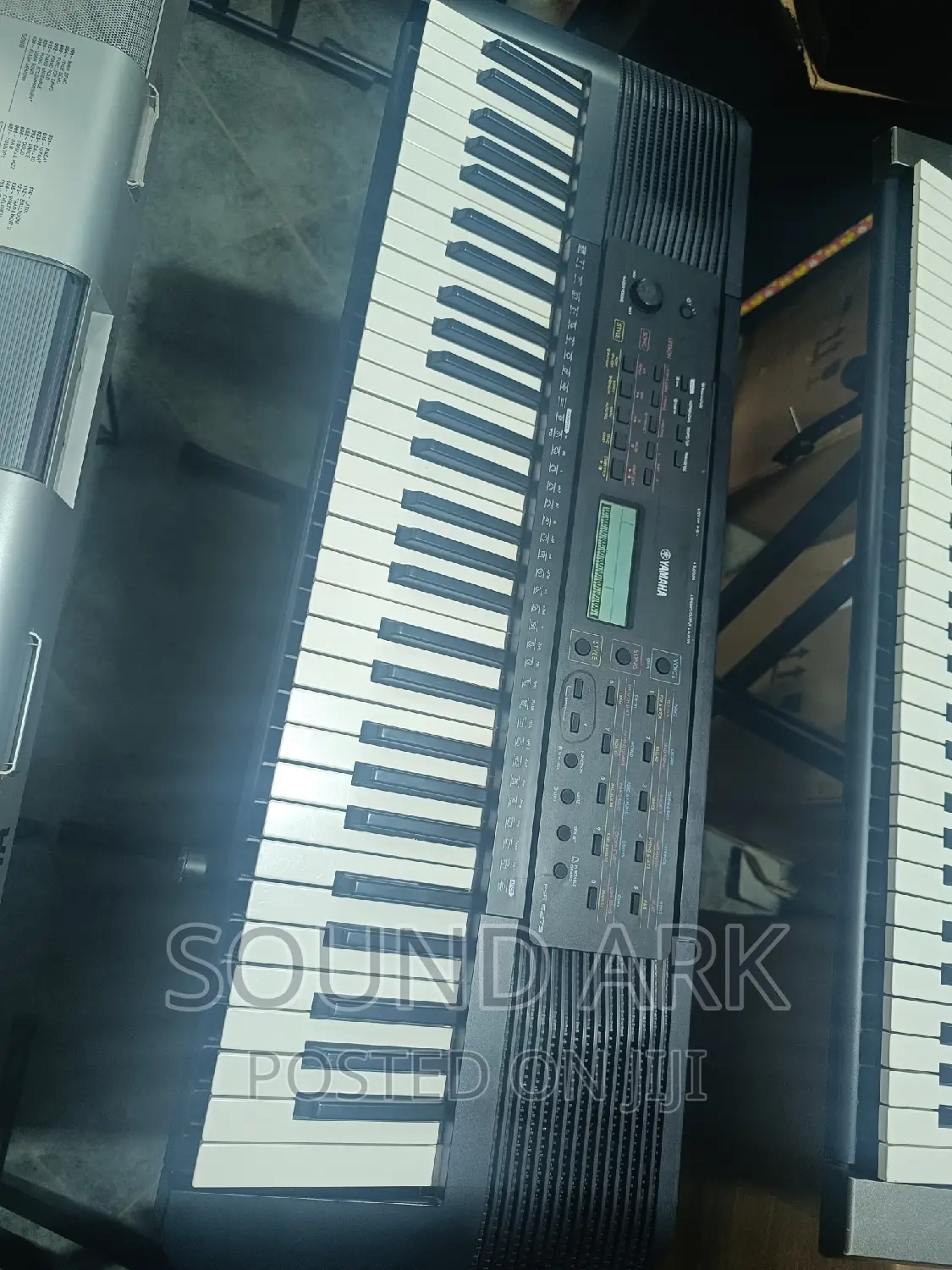 Keyboard PSR E 273