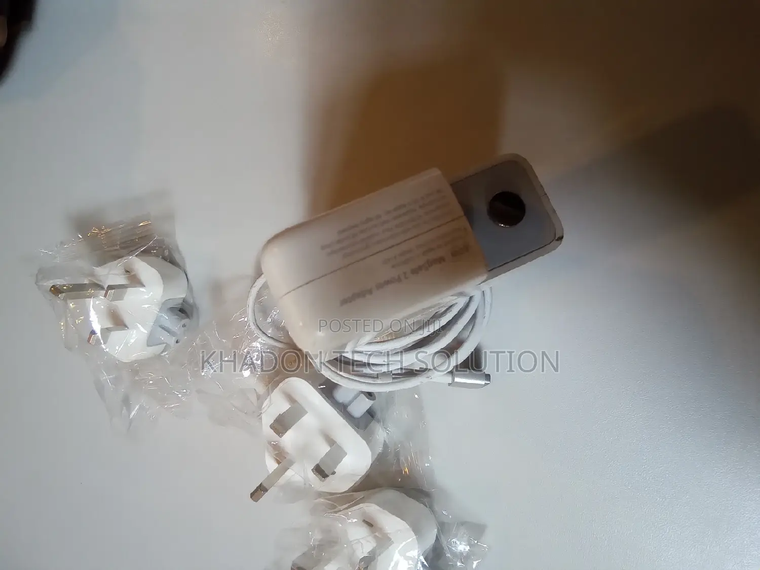 Apple Charger Magsafe 1 60w Macbook Pro and Air