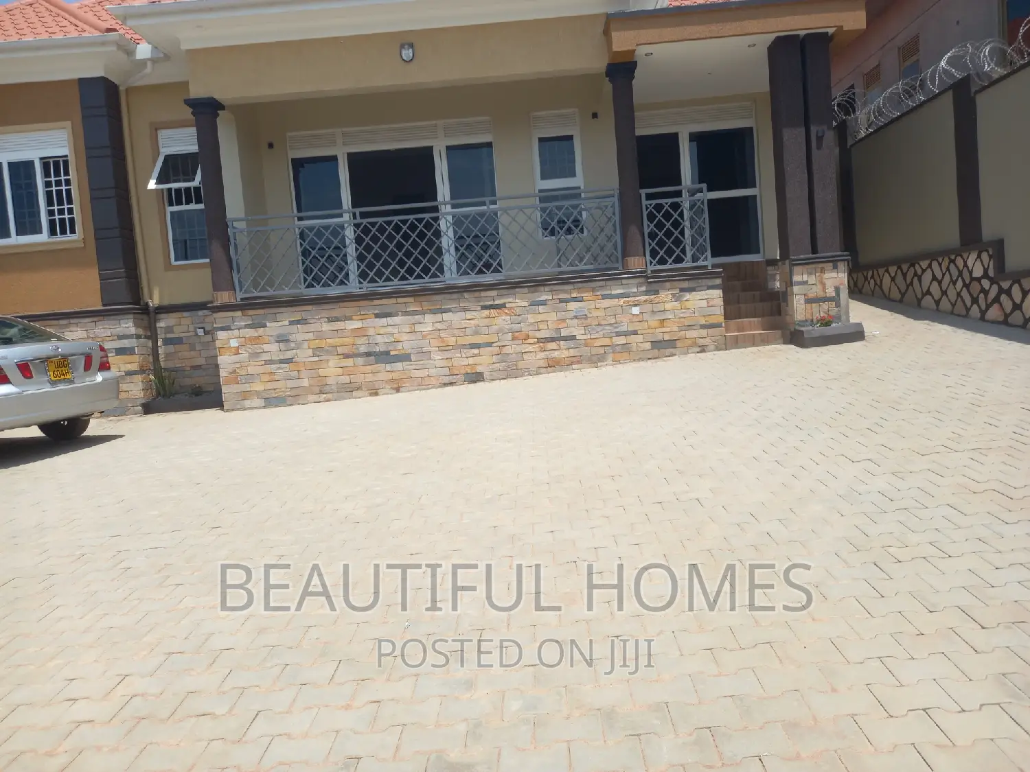 Furnished 4bdrm Bungalow in Kira for sale