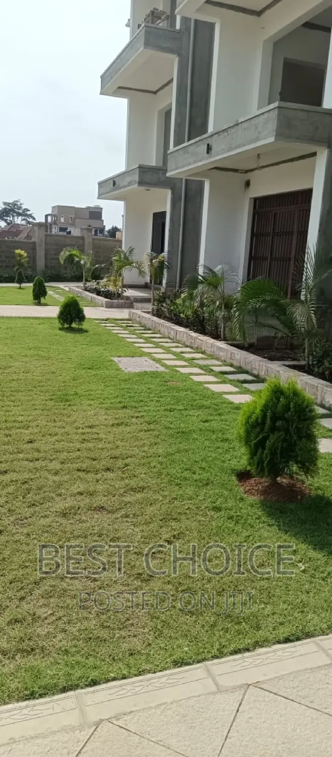 Compound Designing With Exquisite Plants Arrangement.