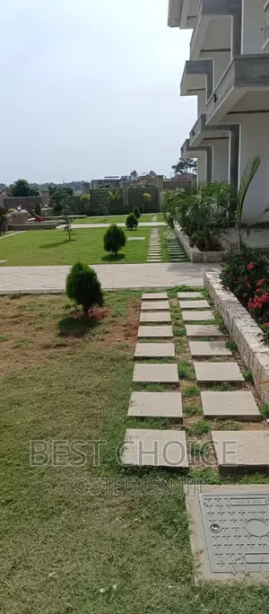 Compound Designing With Exquisite Plants Arrangement.