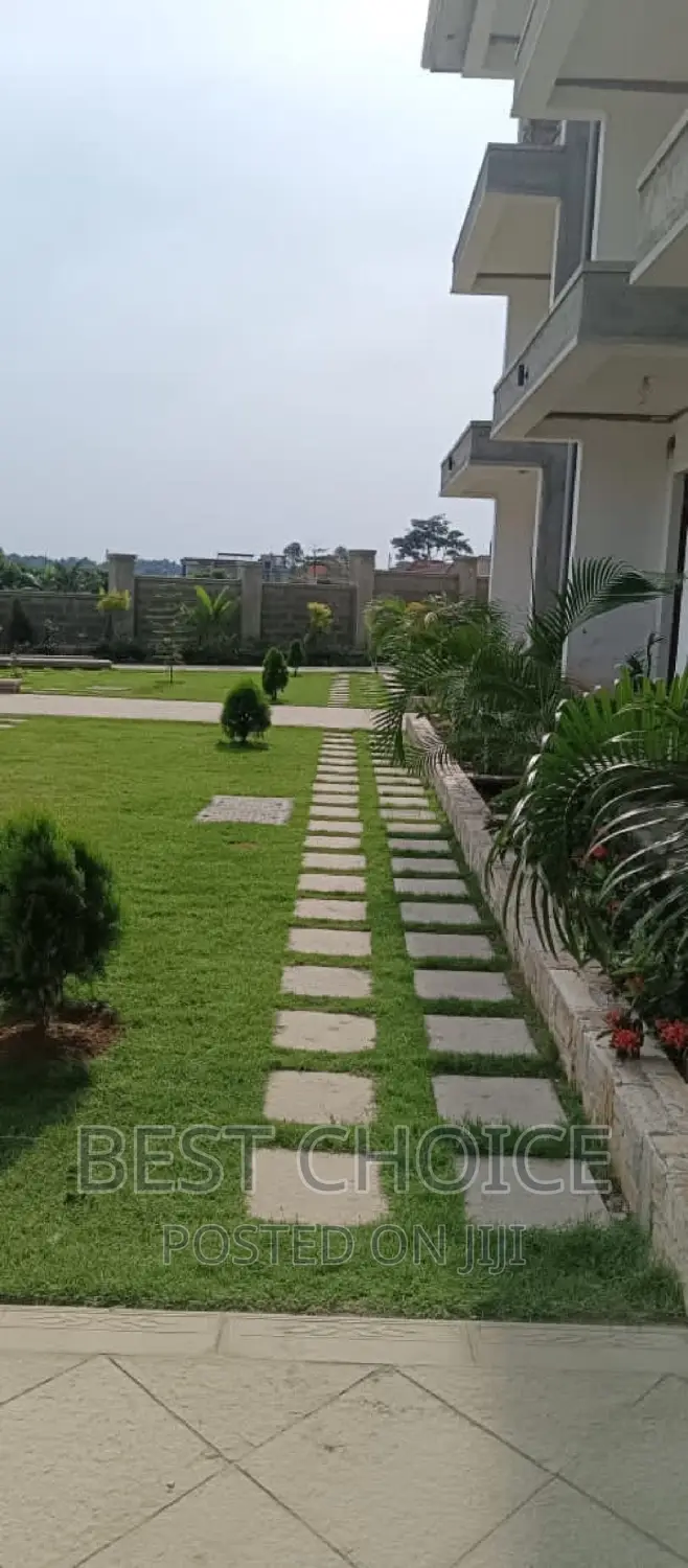 Compound Designing With Exquisite Plants Arrangement.
