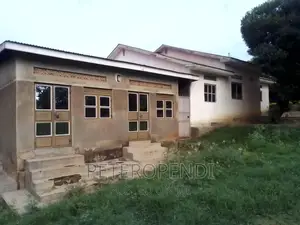 5bdrm Bungalow in Kitgum for sale