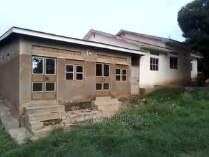 5bdrm Bungalow in Kitgum for sale