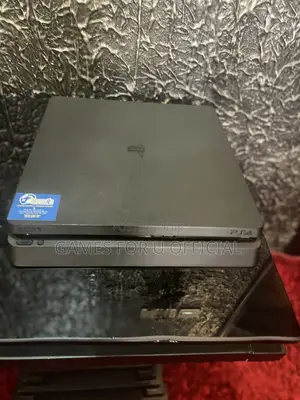 Chipped Ps4 Slim,