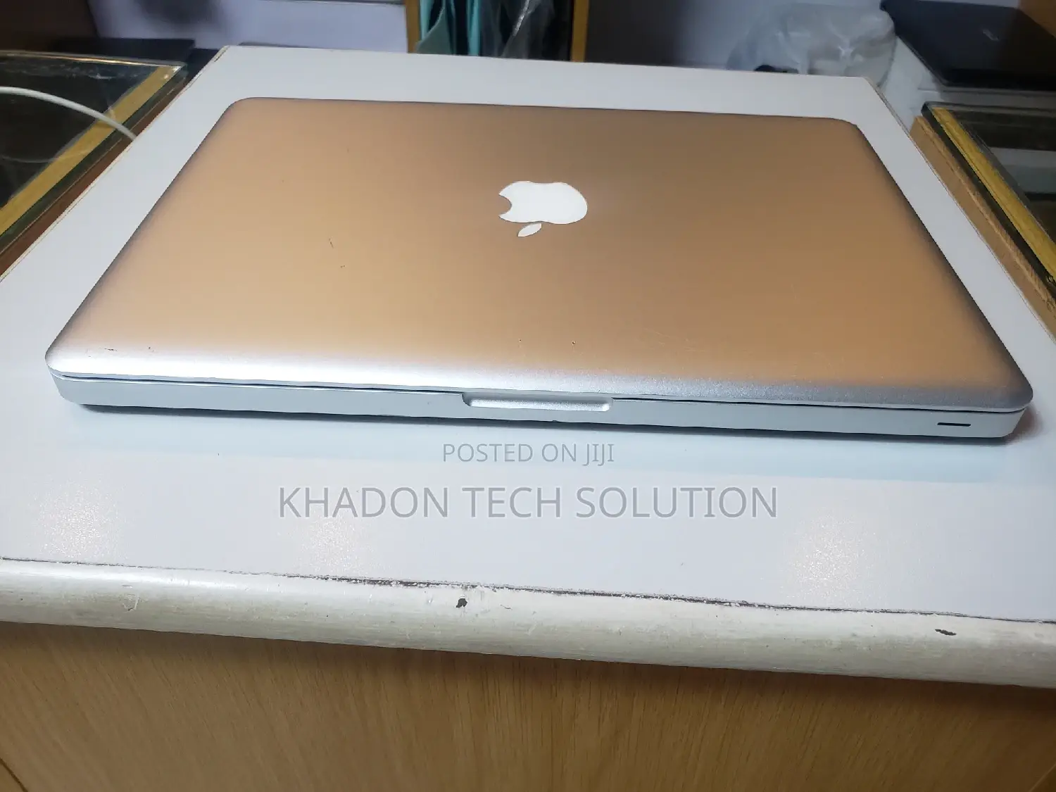 Laptop Apple MacBook Pro 2009 4GB Intel Core 2 Duo HDD 320GB