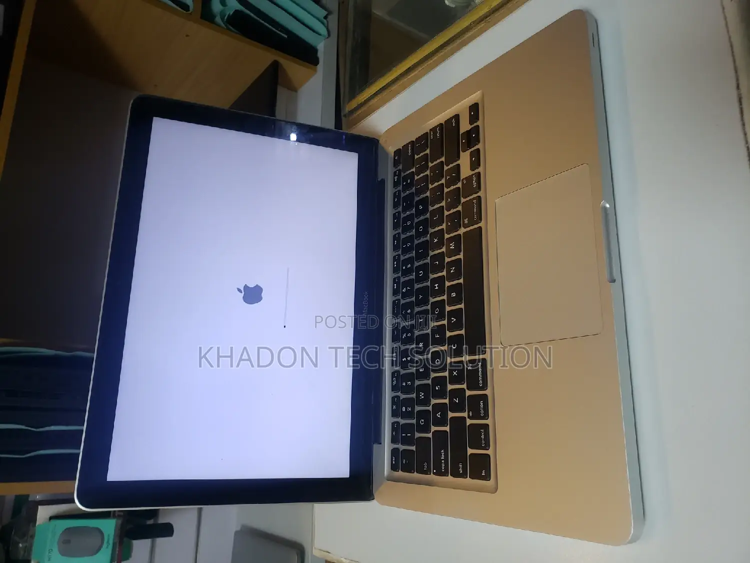 Laptop Apple MacBook Pro 2009 4GB Intel Core 2 Duo HDD 320GB
