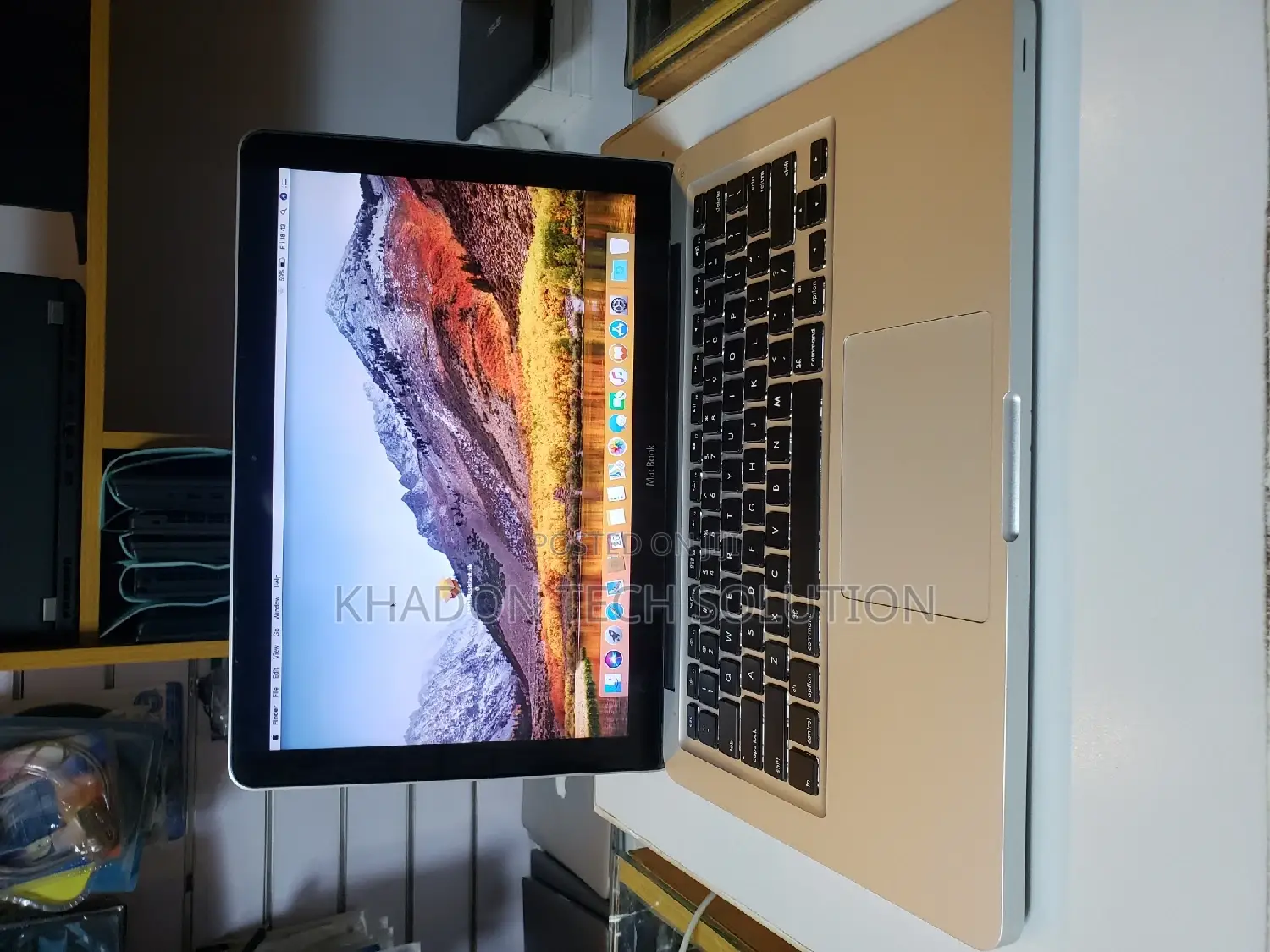 Laptop Apple MacBook Pro 2009 4GB Intel Core 2 Duo HDD 320GB