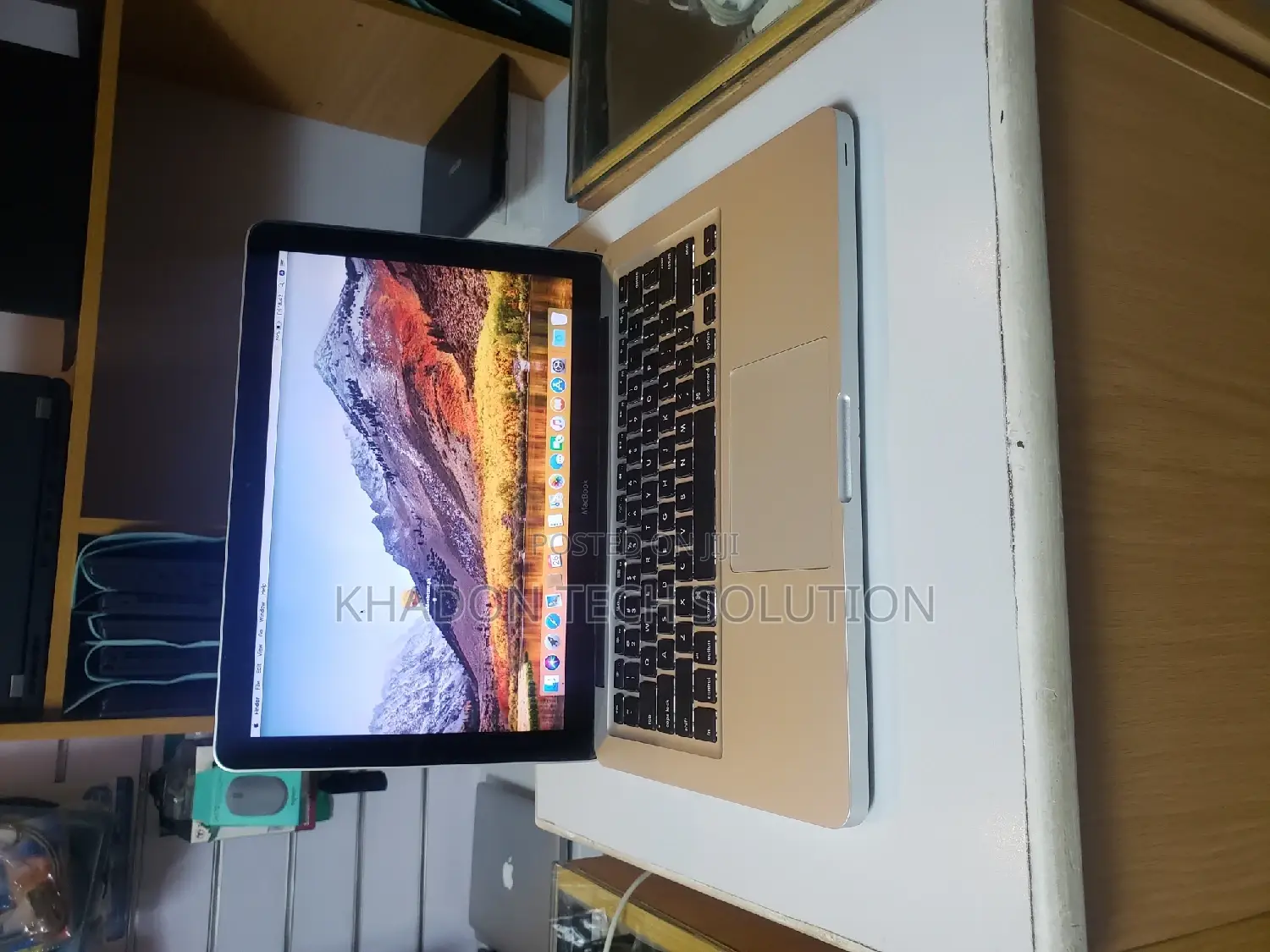 Laptop Apple MacBook Pro 2009 4GB Intel Core 2 Duo HDD 320GB