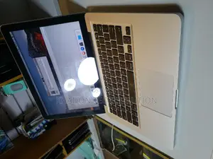 Laptop Apple MacBook Pro 2009 4GB Intel Core 2 Duo HDD 320GB