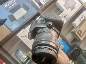 Canon EOS 1300