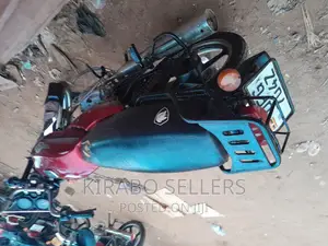 Bajaj Boxer 100 2023 Red
