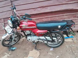 Bajaj Boxer 100 2023 Red