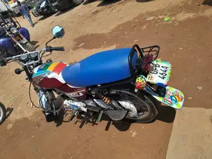 Bajaj Boxer 2023 Red
