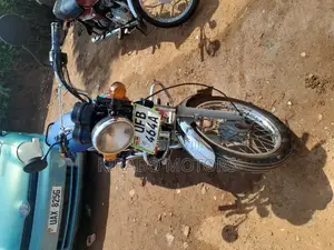 Bajaj Boxer 100 2022 Red