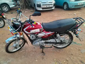 TVS HLX 125 2020 Red
