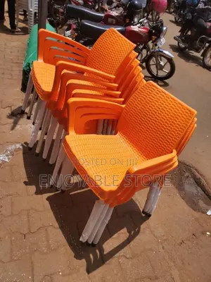 Plastic Chairs Plastic Chairs