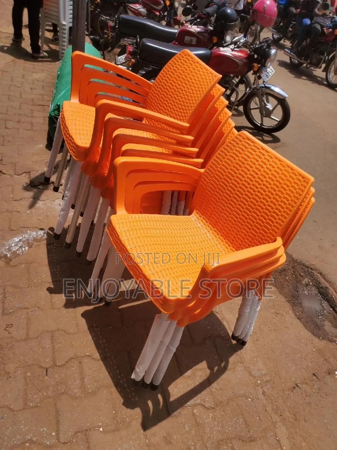 Plastic Chairs Plastic Chairs