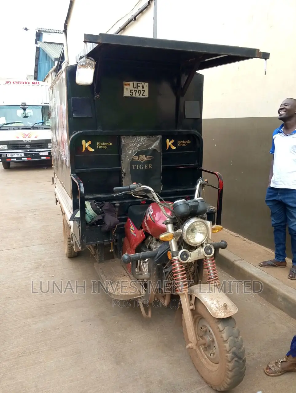 Tricycle 2023 Black