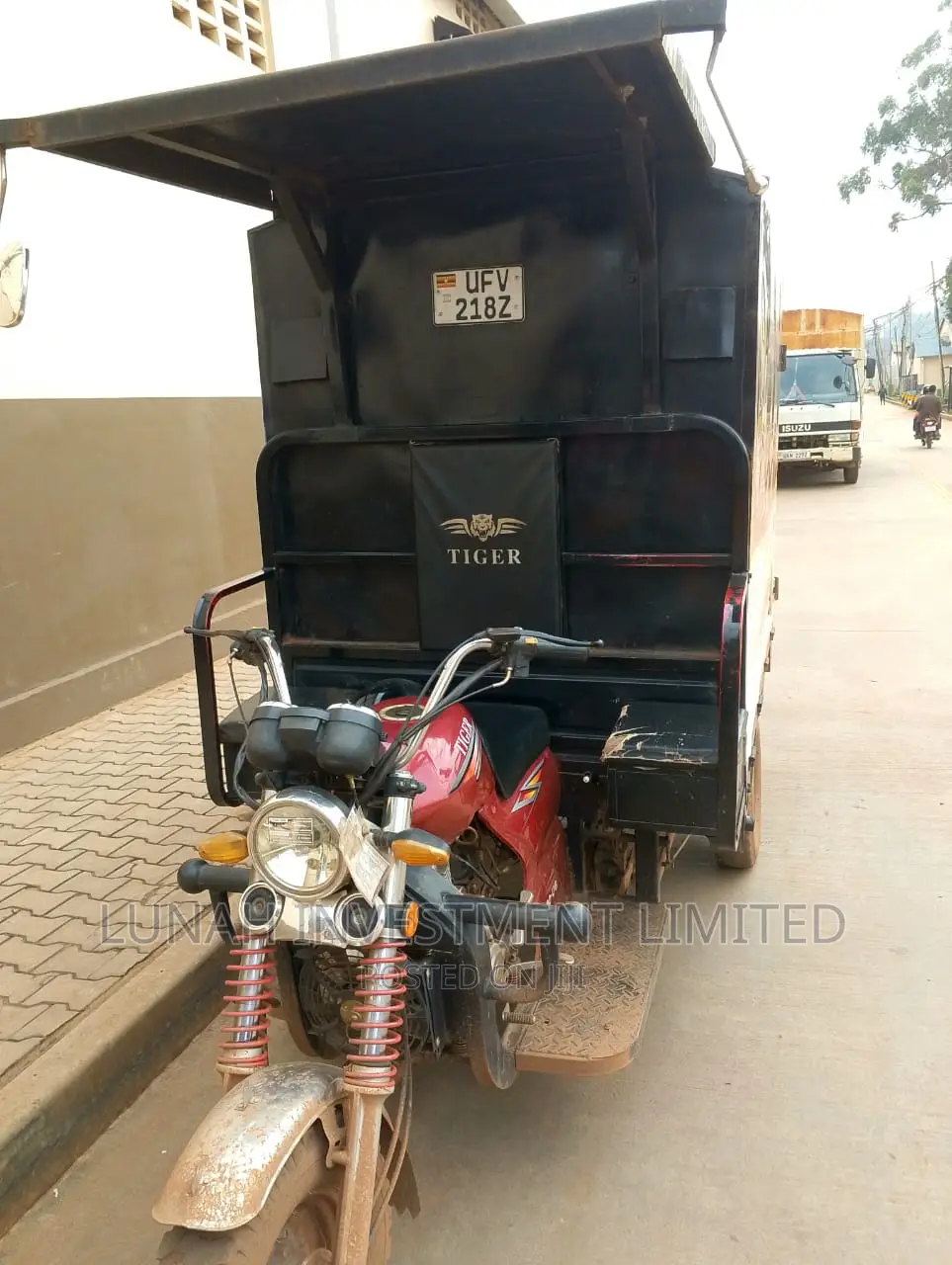 Tricycle 2023 Black