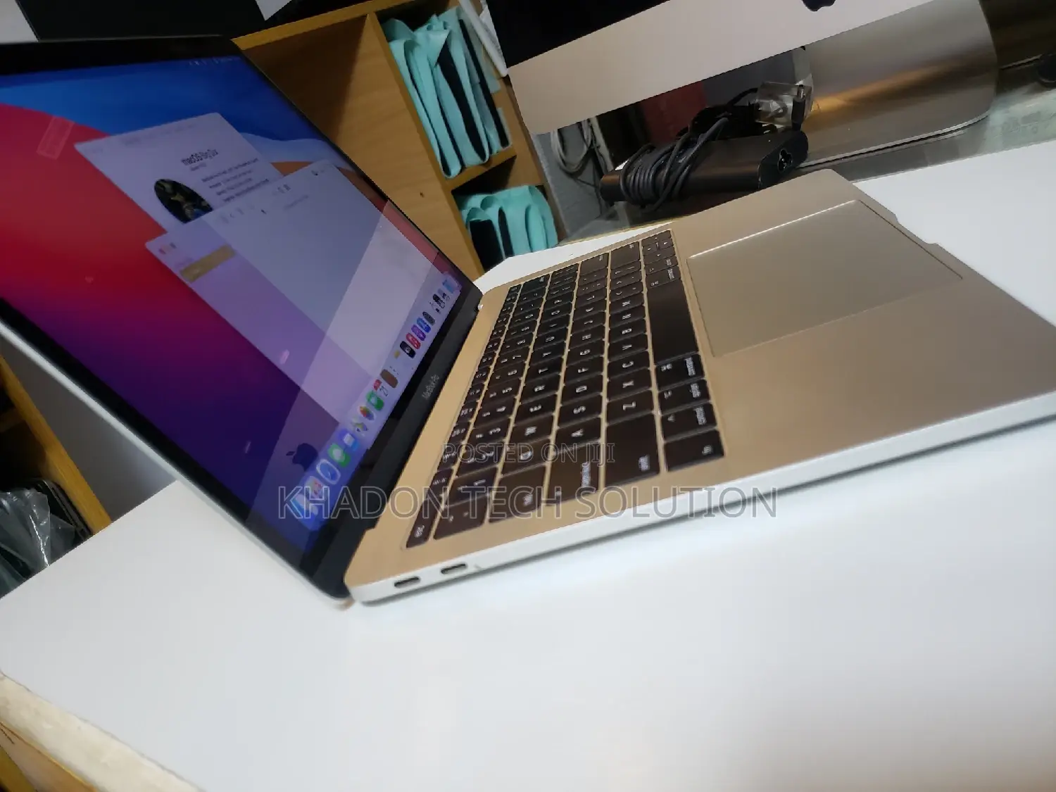 Laptop Apple MacBook Pro 2017 16GB Intel Core I7 SSD 256GB