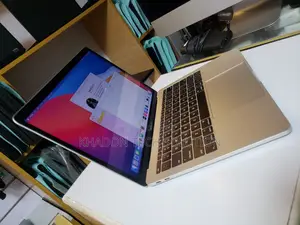 Laptop Apple MacBook Pro 2017 16GB Intel Core I7 SSD 256GB
