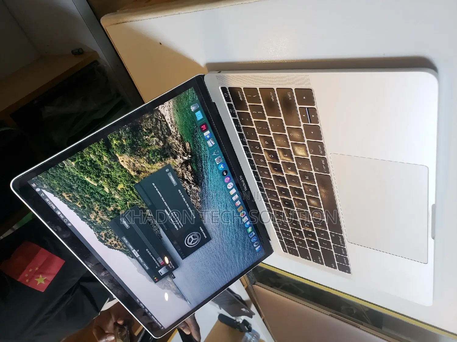 Laptop Apple MacBook Pro 2017 8GB Intel Core I5 SSD 256GB