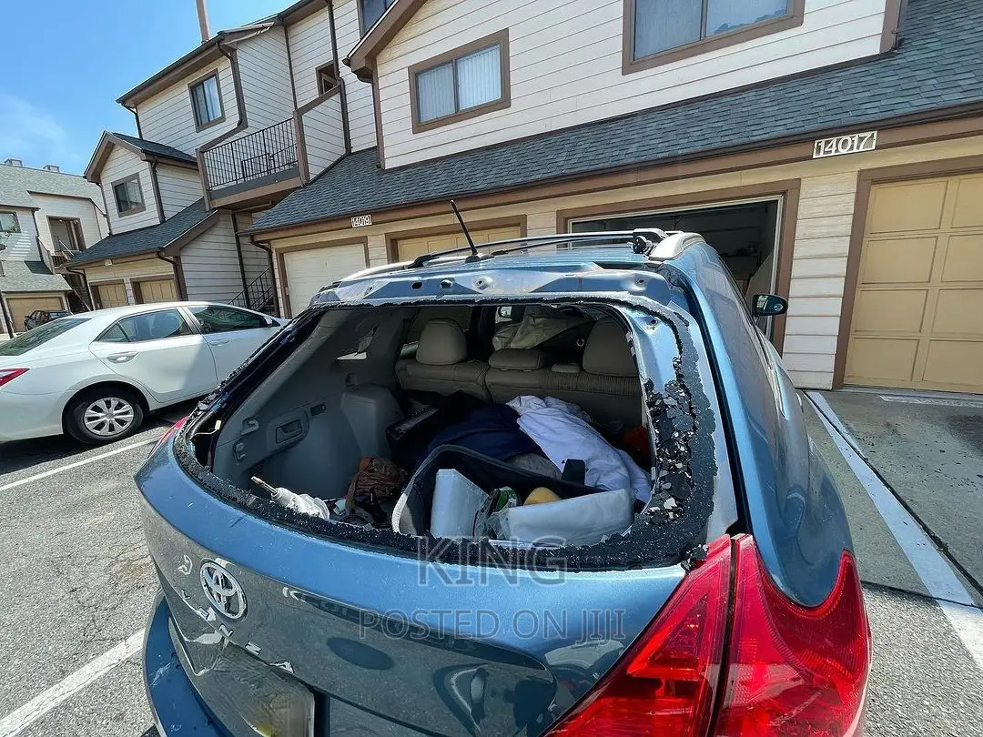 Vitz Back Windshield Replacement
