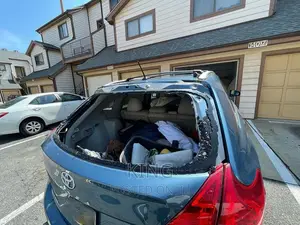Photo - Vitz Back Windshield Replacement