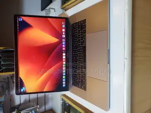 Laptop Apple MacBook Pro 2017 16GB Intel Core I7 SSD 500GB