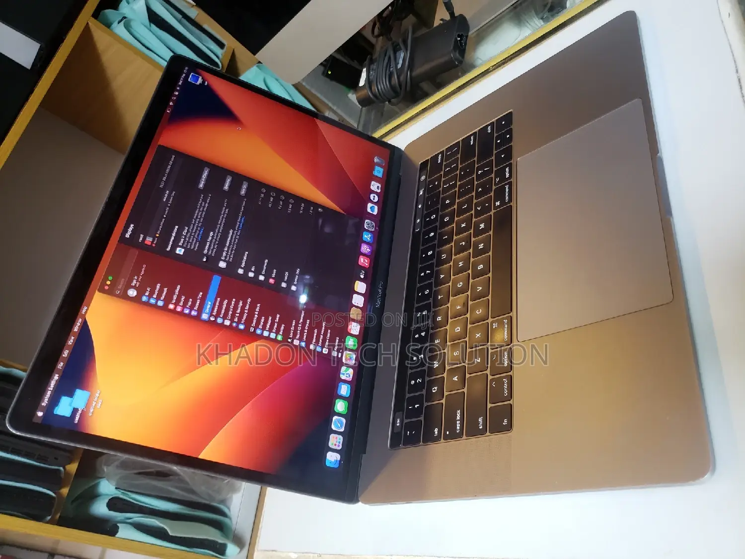 Laptop Apple MacBook Pro 2017 16GB Intel Core I7 SSD 500GB