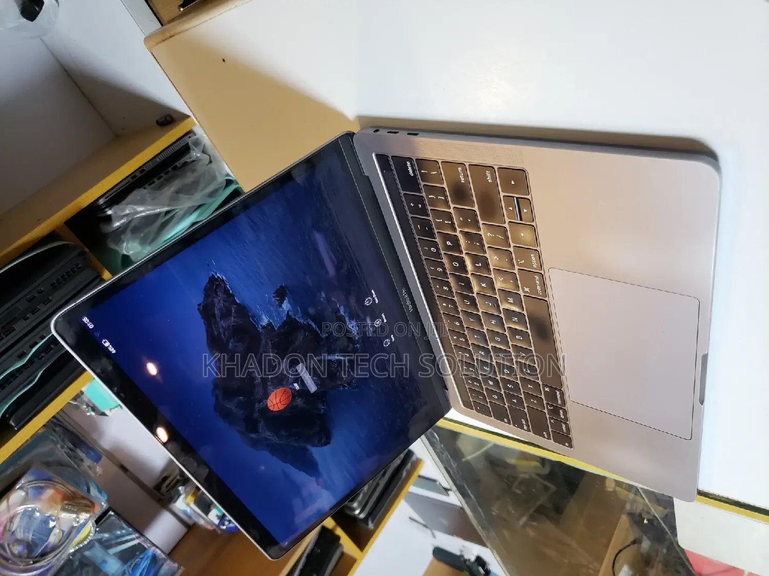 Laptop Apple MacBook Pro 2018 16GB Intel Core I7 SSD 500GB
