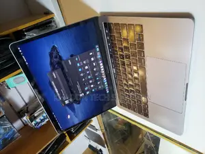 Laptop Apple MacBook Pro 2018 16GB Intel Core I7 SSD 500GB