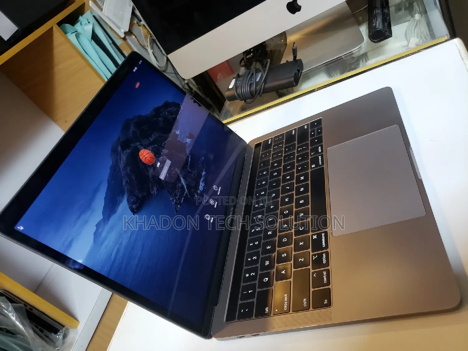 Laptop Apple MacBook Pro 2018 16GB Intel Core I7 SSD 500GB