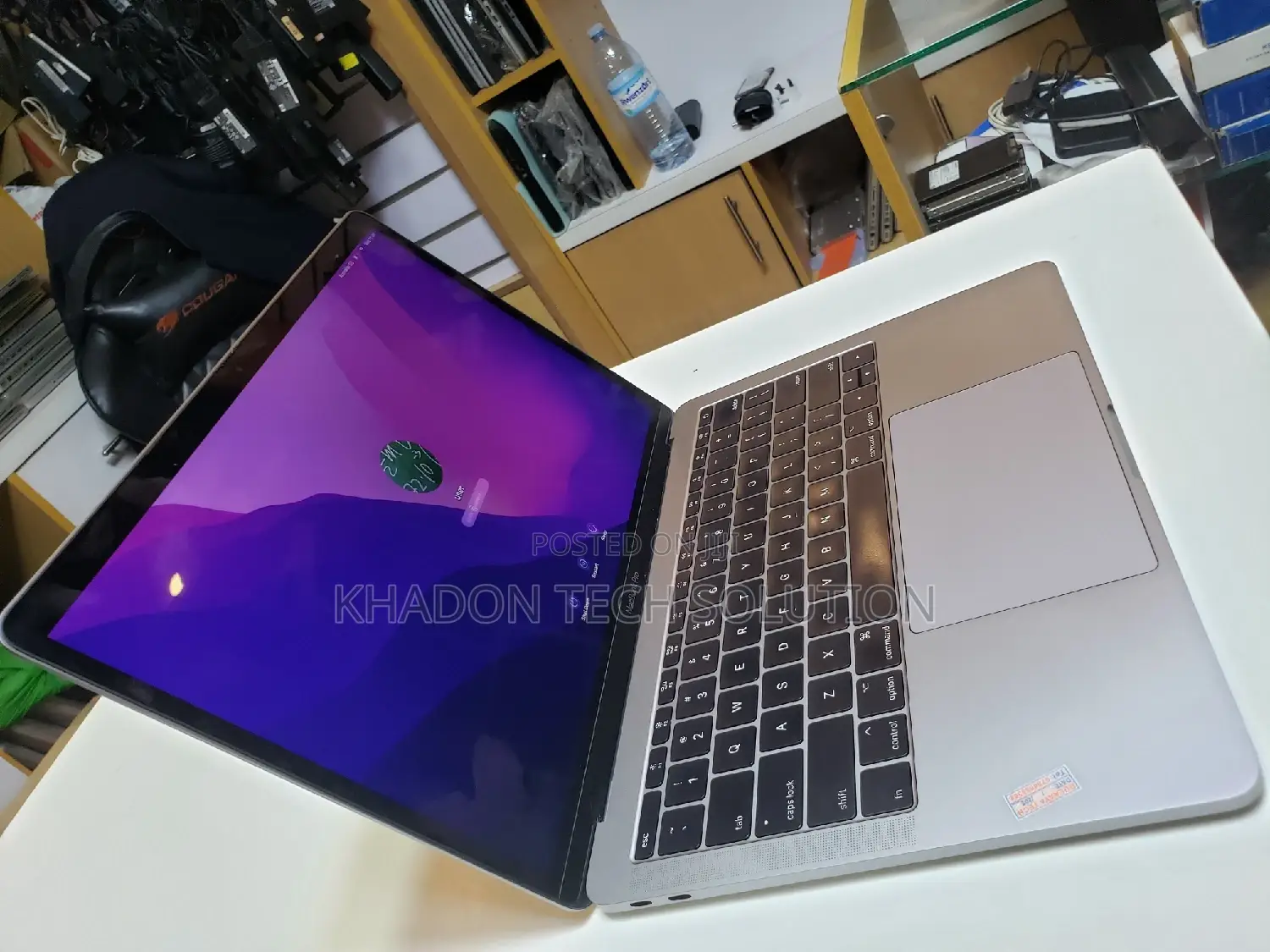 Laptop Apple MacBook Pro 2017 8GB Intel Core I5 SSD 256GB