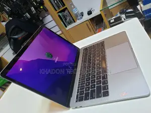 Laptop Apple MacBook Pro 2017 8GB Intel Core I5 SSD 256GB