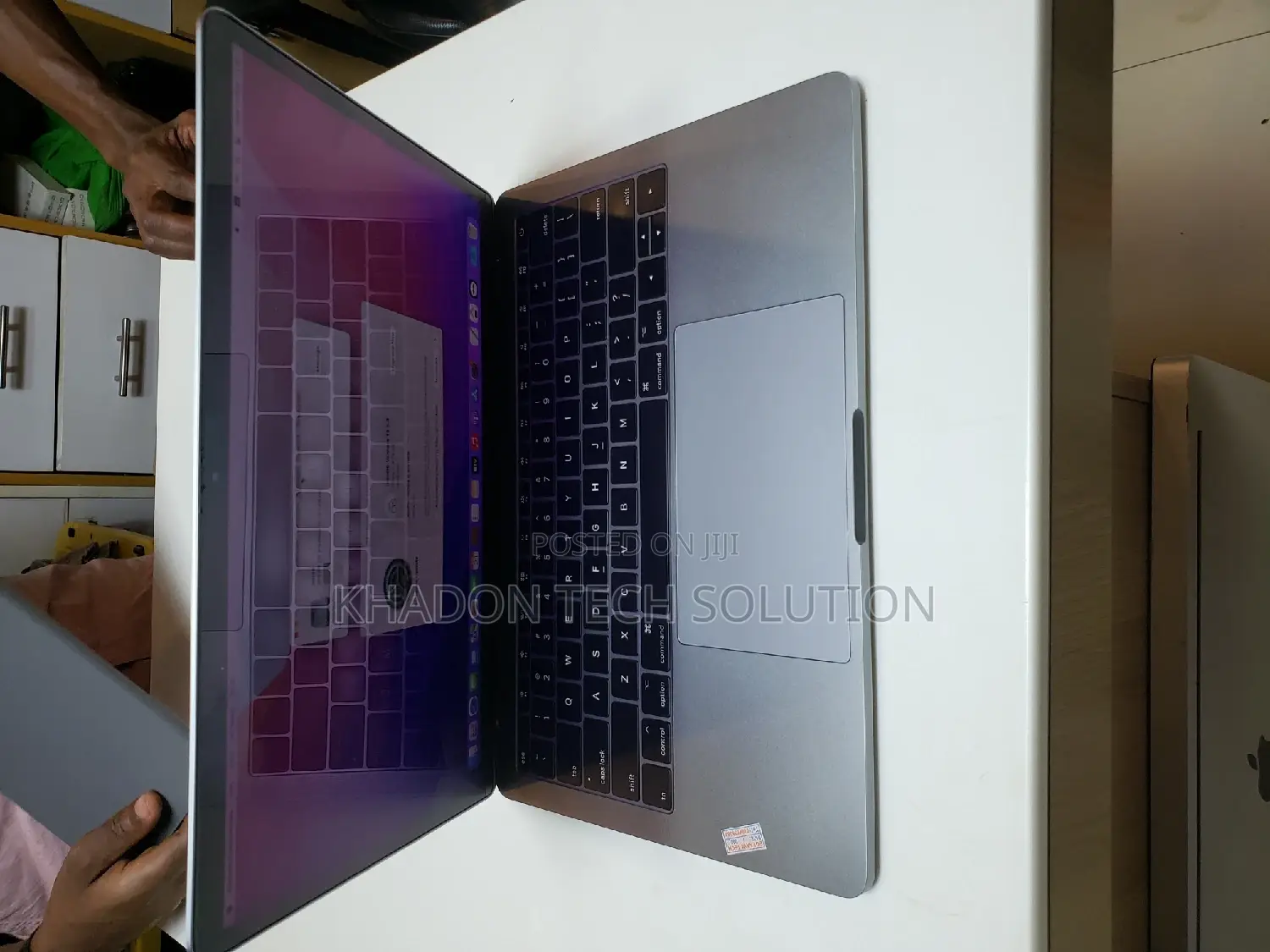 Laptop Apple MacBook Pro 2017 8GB Intel Core I5 SSD 256GB