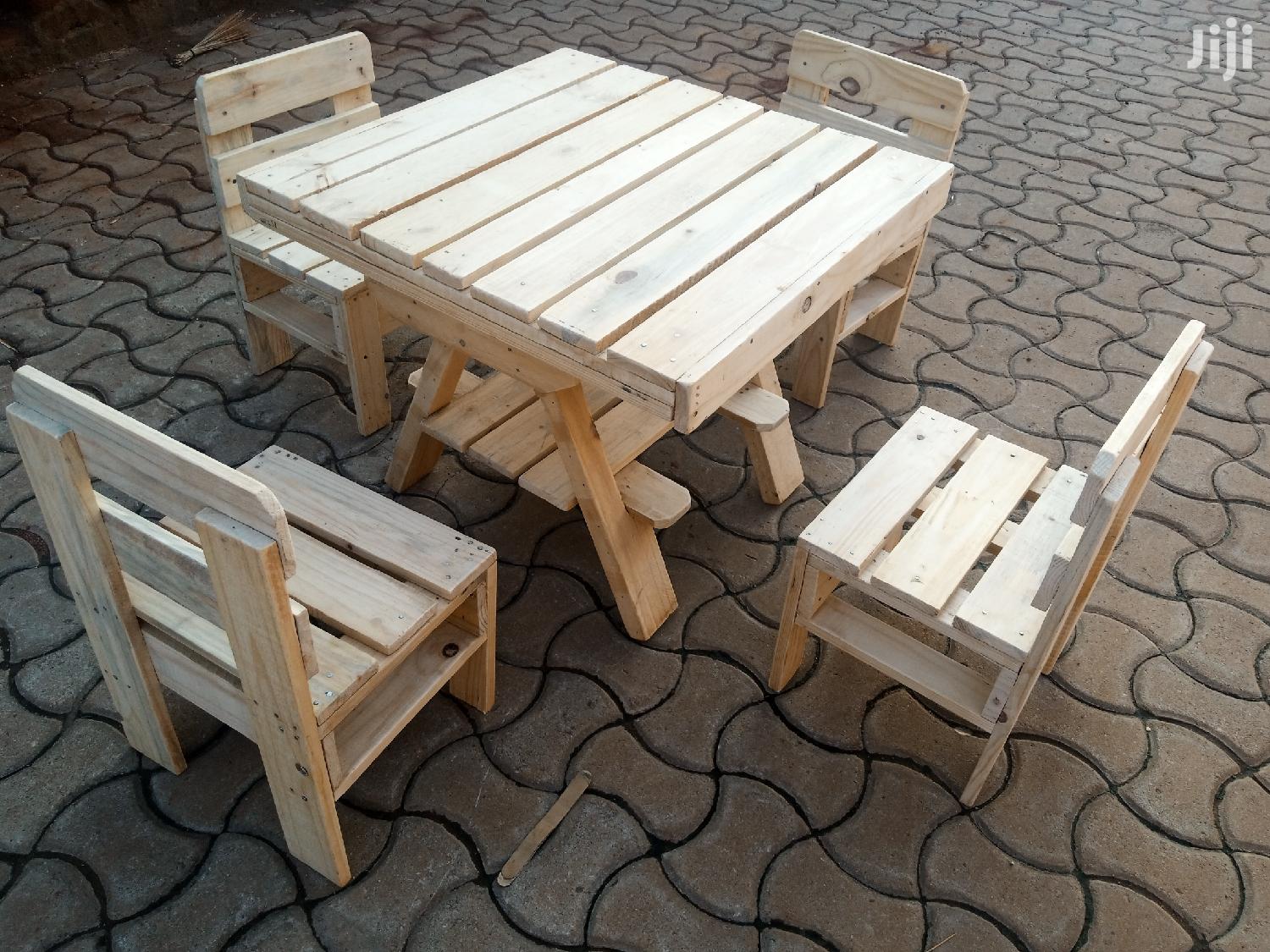 Pallet Design Kids/Children Play Table/Homework/Dinning