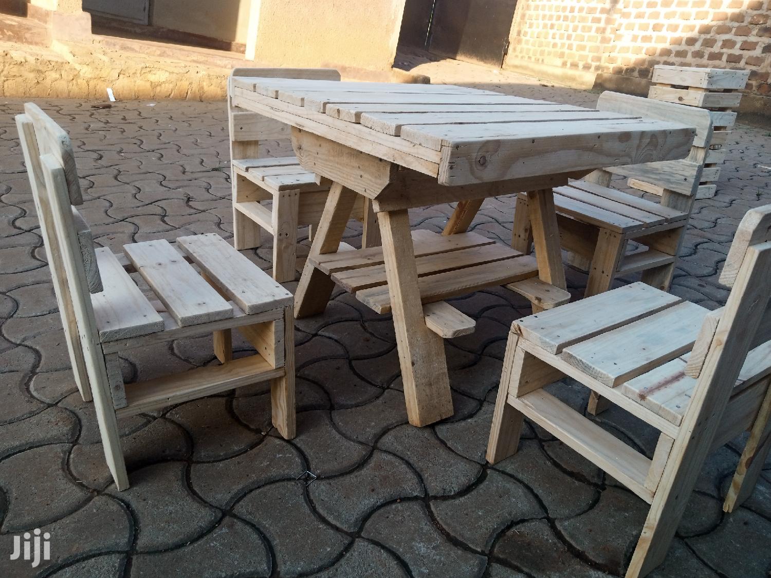 Pallet Design Kids/Children Play Table/Homework/Dinning