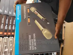 High Quality UHF Wireless Microphone ( 300 Metres Coverage)