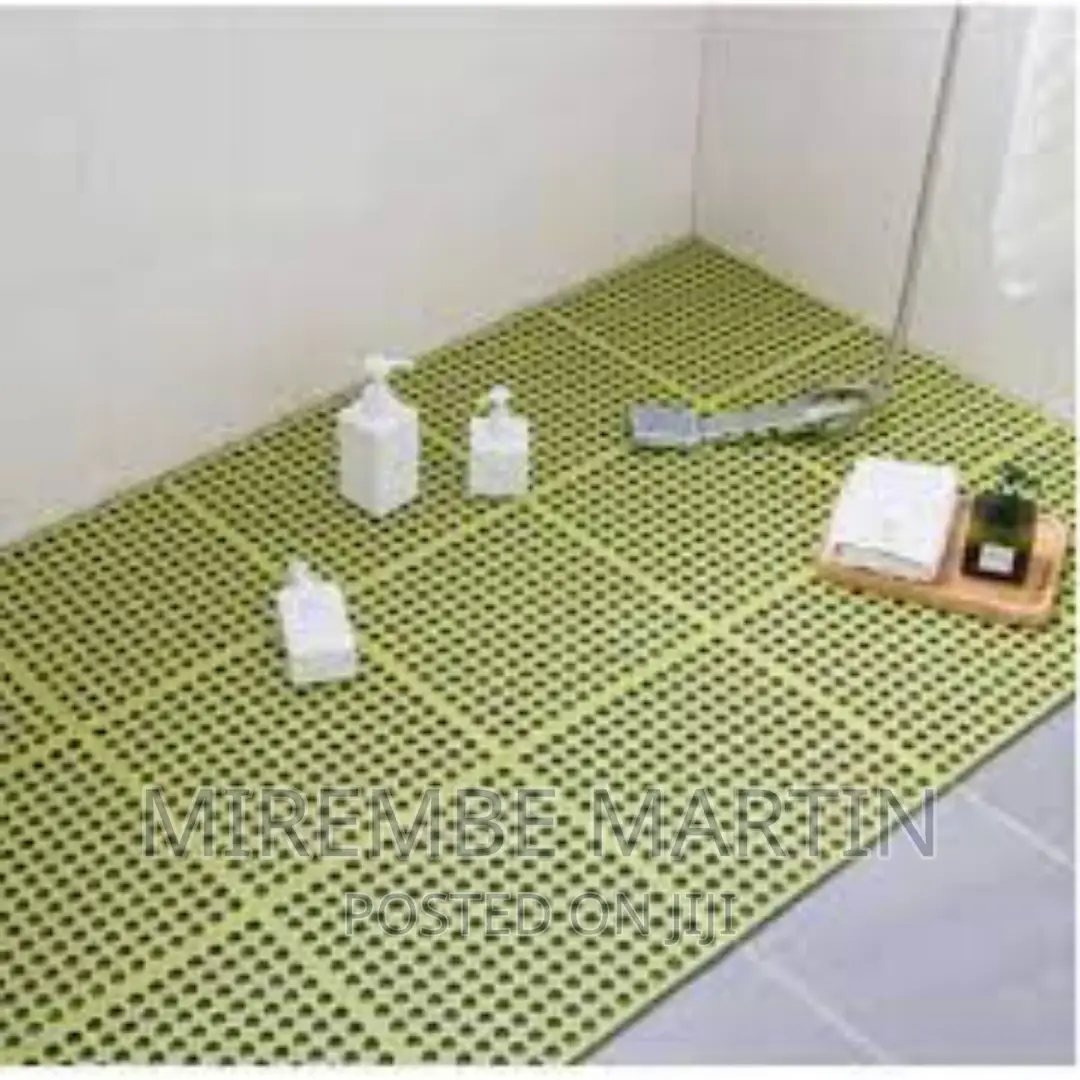 4pcs Interlocking Non Slip Bathroom Floor Tiles Rubber