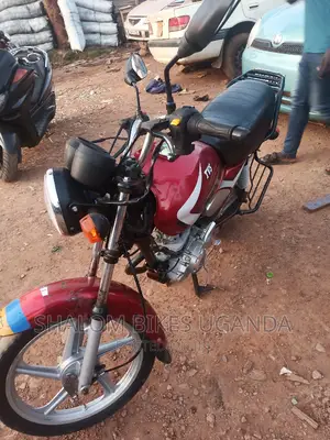 TVS HLX 125 2020 Red