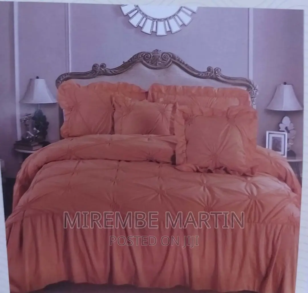 6pc Duvet With One Bedsheet ,Two Pillowcases 2cushions