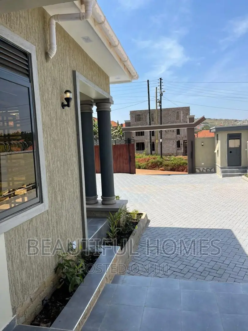 Furnished 5bdrm House in Bwebajja Entebbe, Central Division for sale
