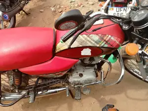 Bajaj Boxer 2022 Red