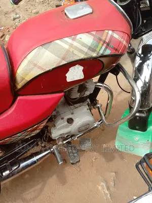 Bajaj Boxer 2022 Red